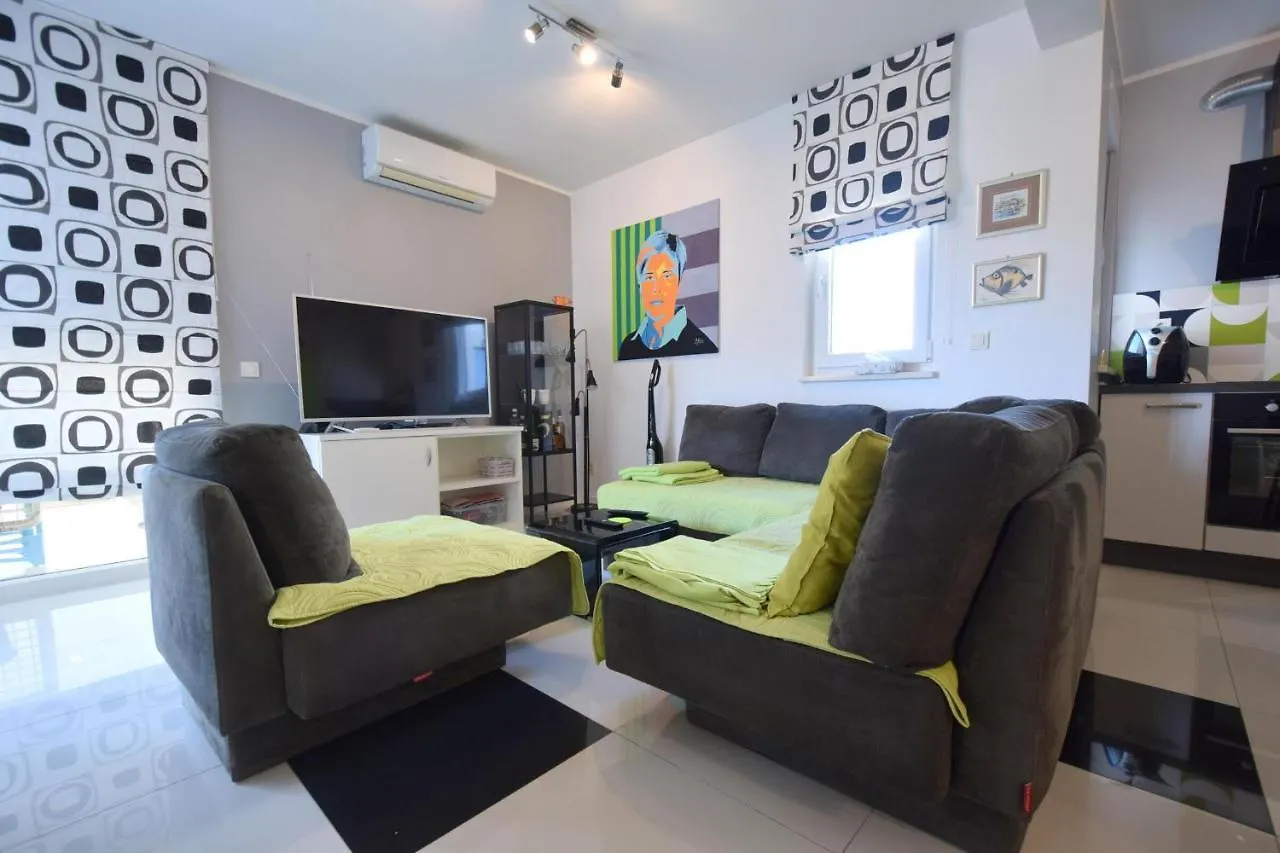Apartment Diva Njivice Croatia